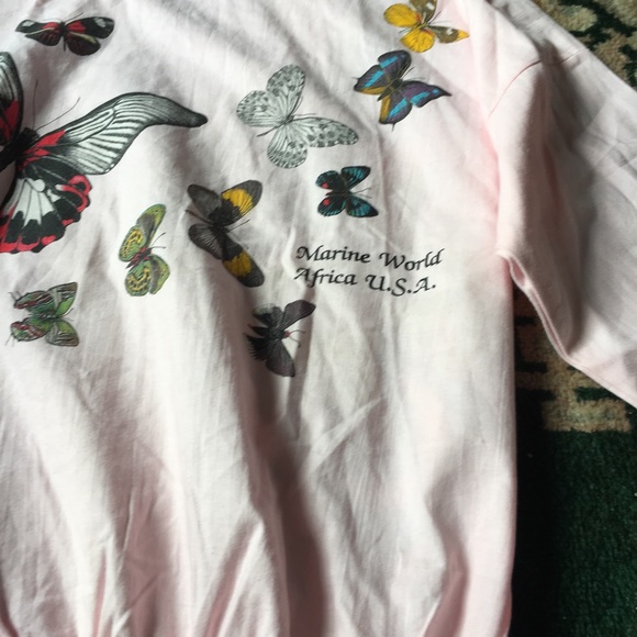 Pink butterfly 🦋 shirt - Picture 4 of 5
